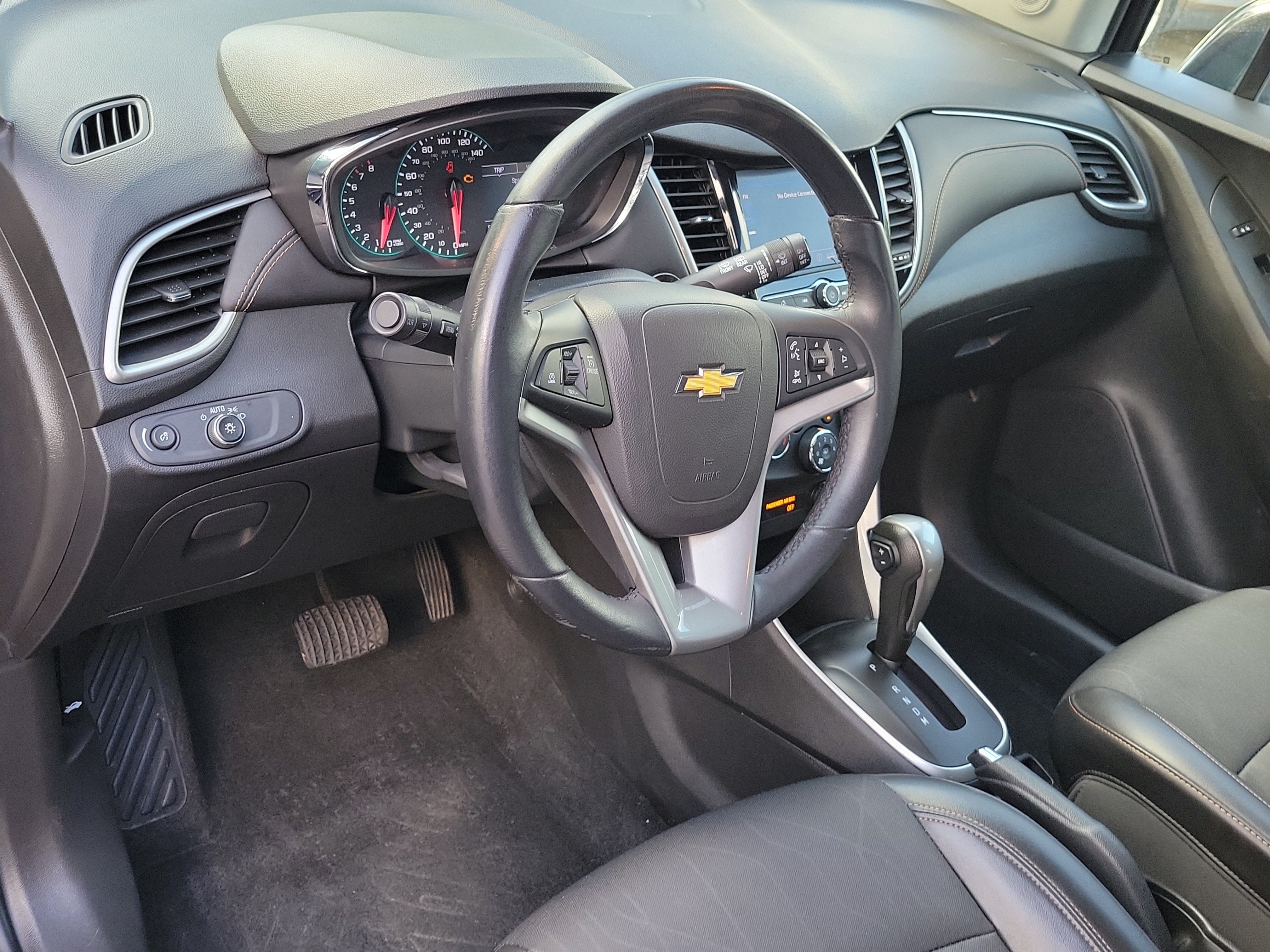 Used 2020 Chevrolet Trax LT w/ Driver Confidence Package FWD image 19