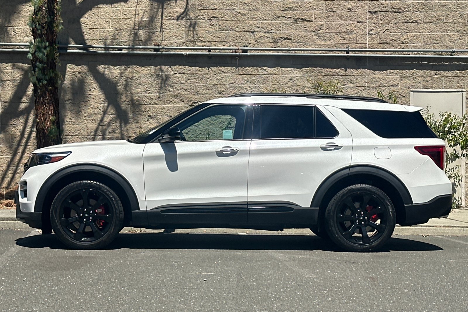 Used 2023 Ford Explorer ST w/ Equipment Group 401A AWD/4WD image 7