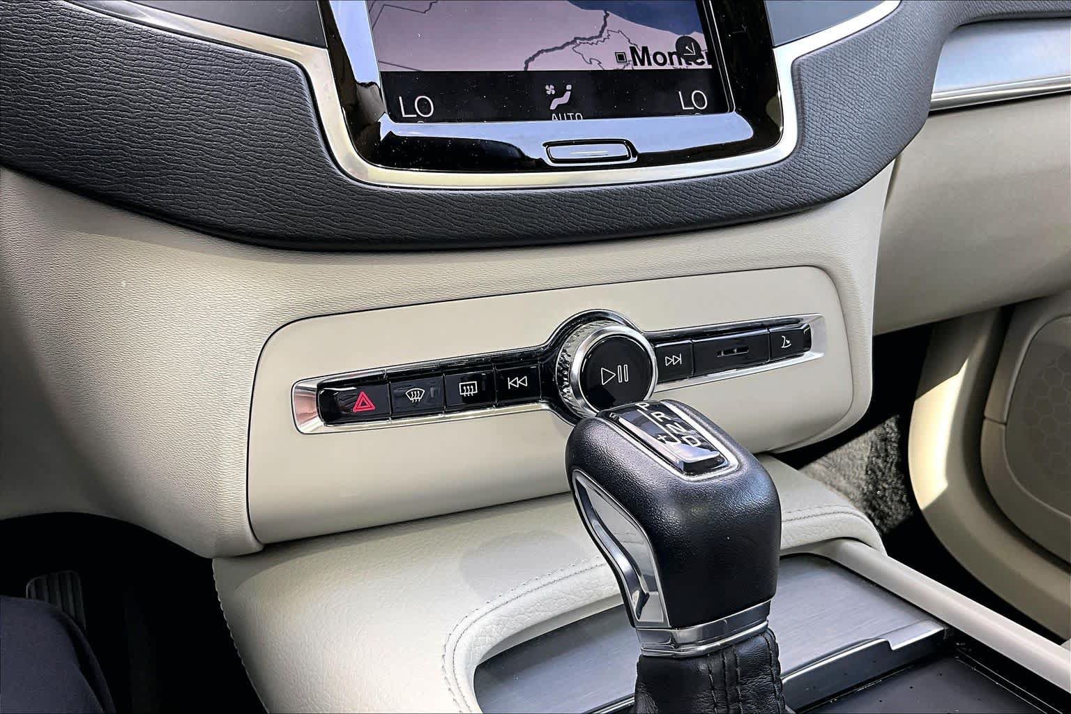 Used 2021 Volvo XC90 T5 Momentum w/ Protection Package Premier FWD image 35