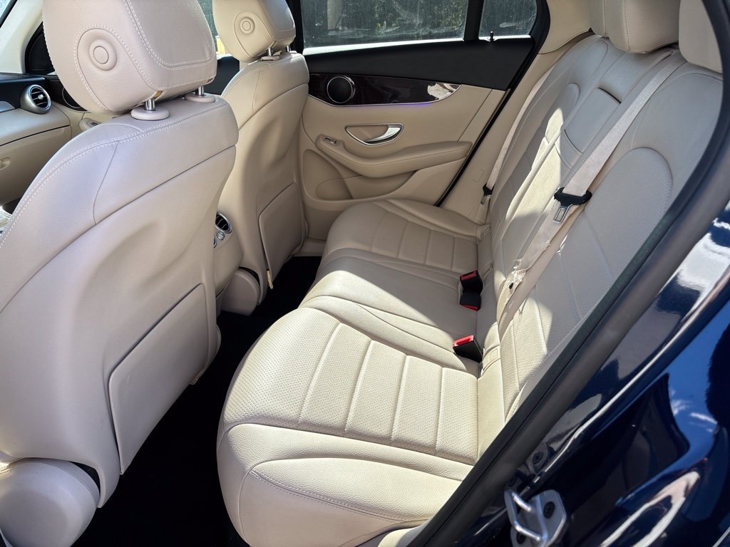 Used 2022 Mercedes-Benz GLC 300 w/ Premium Package Lite image 11