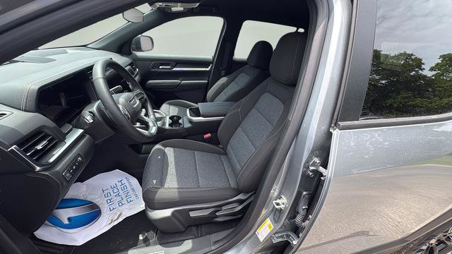 New 2026 GMC Terrain Elevation w/ Black Edition FWD image 19