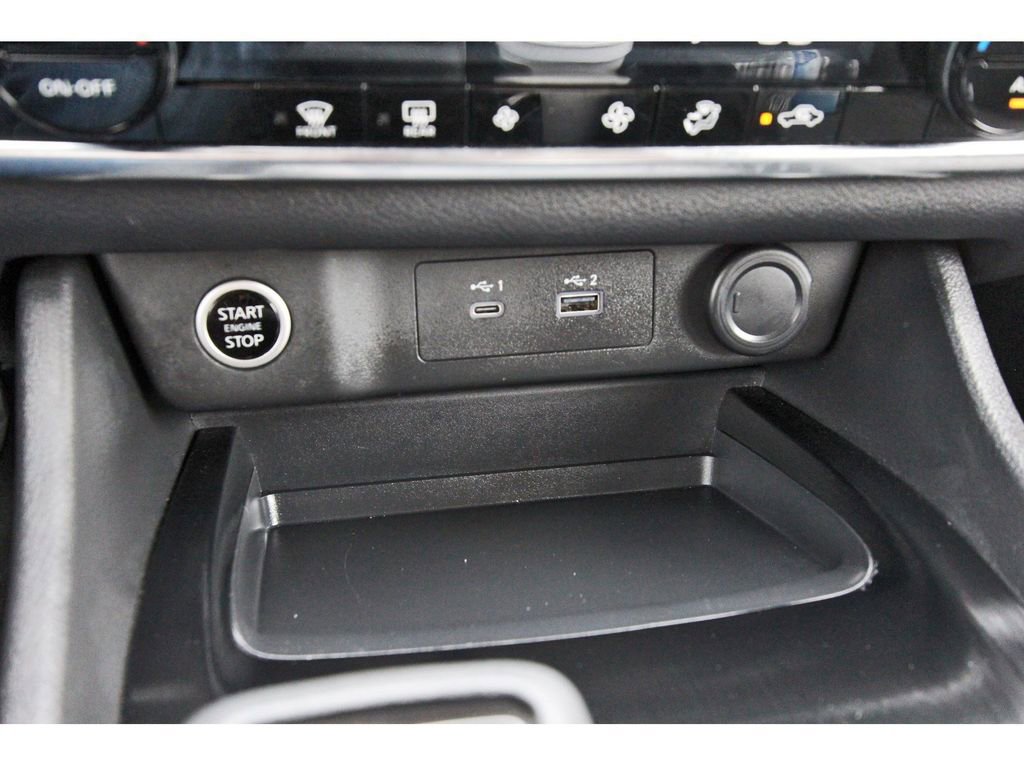 Used 2023 Nissan Rogue SV FWD image 27