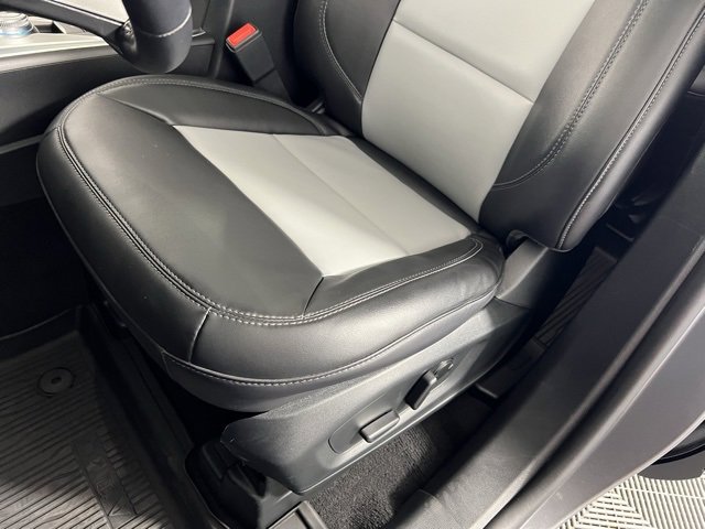 Used 2023 Ford Explorer XLT w/ XLT Sport Appearance Package image 21
