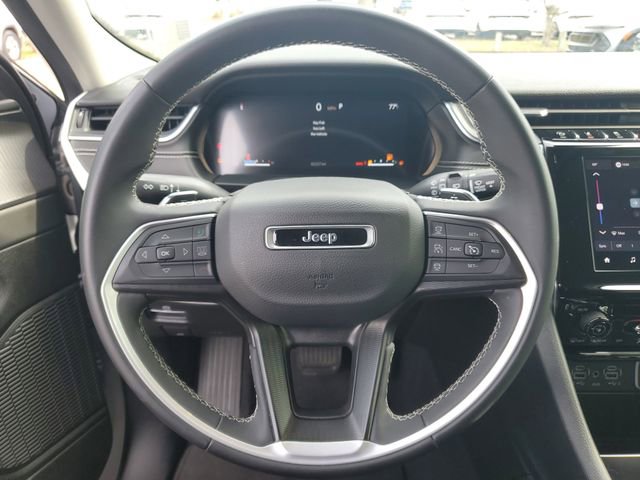 Used 2023 Jeep Grand Cherokee Laredo image 24