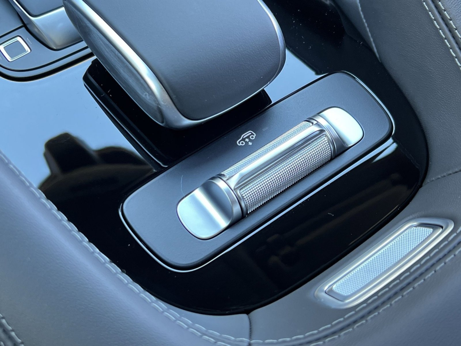 New 2026 Mercedes-Benz GLE 53 AMG 4MATIC Coupe image 35