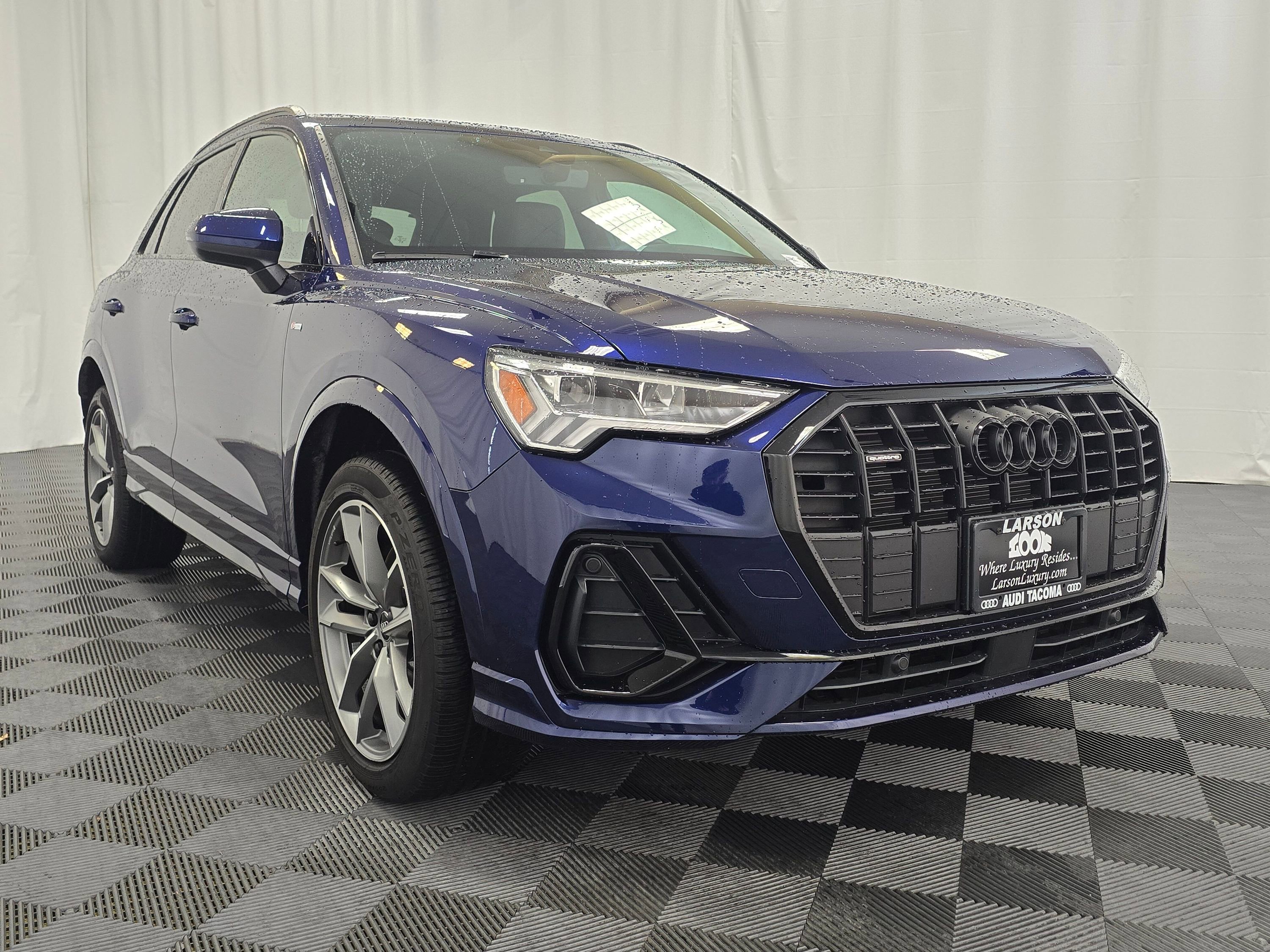 Used 2024 Audi Q3 2.0T Premium w/ Convenience Package image 8