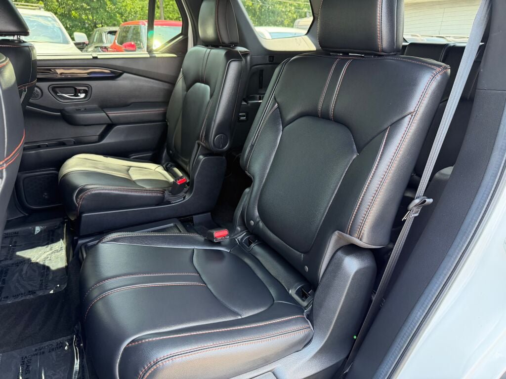 Used 2023 Honda Pilot TrailSport image 23