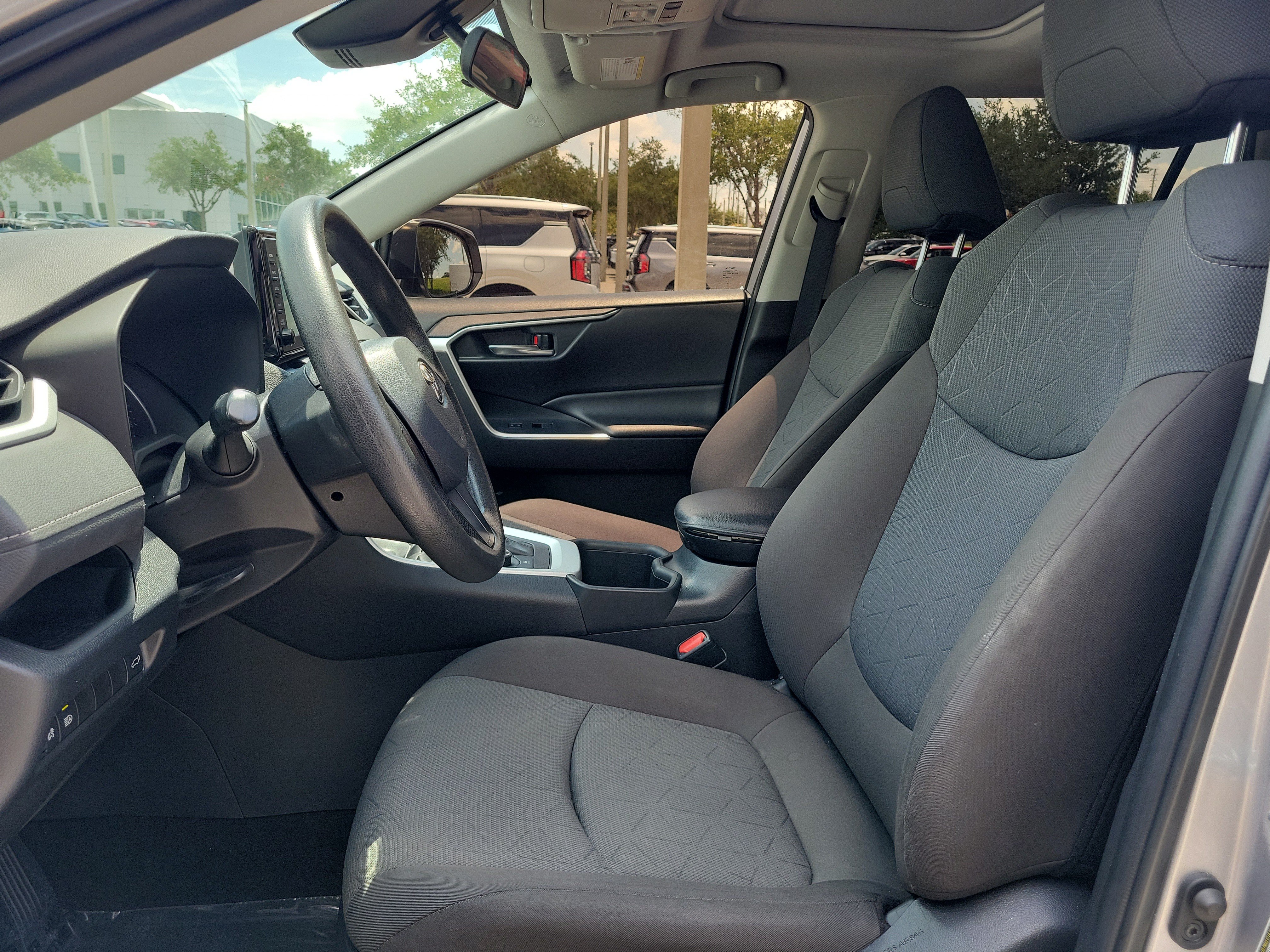Used 2022 Toyota RAV4 XLE w/ Convenience Package AWD/4WD image 12