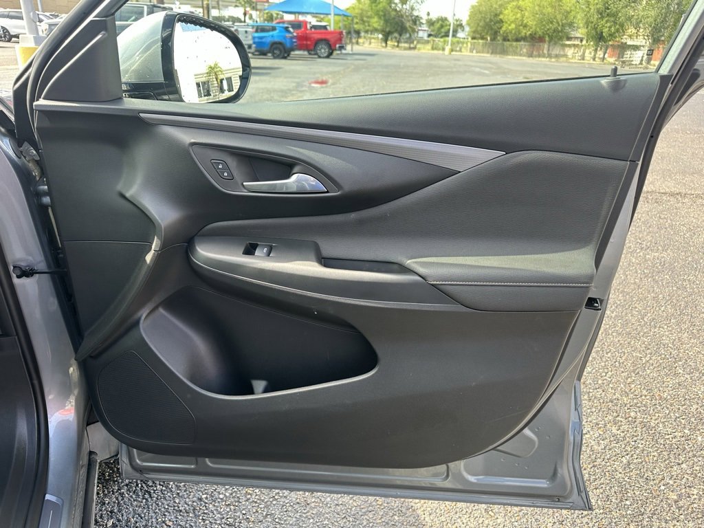 Used 2025 Buick Envista Avenir image 21