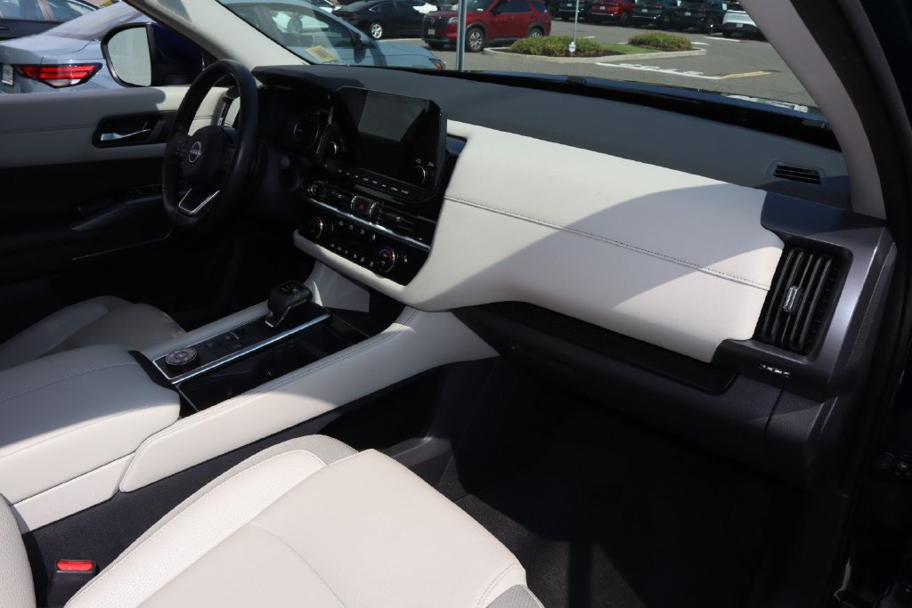 Certified 2024 Nissan Pathfinder SL AWD/4WD image 23