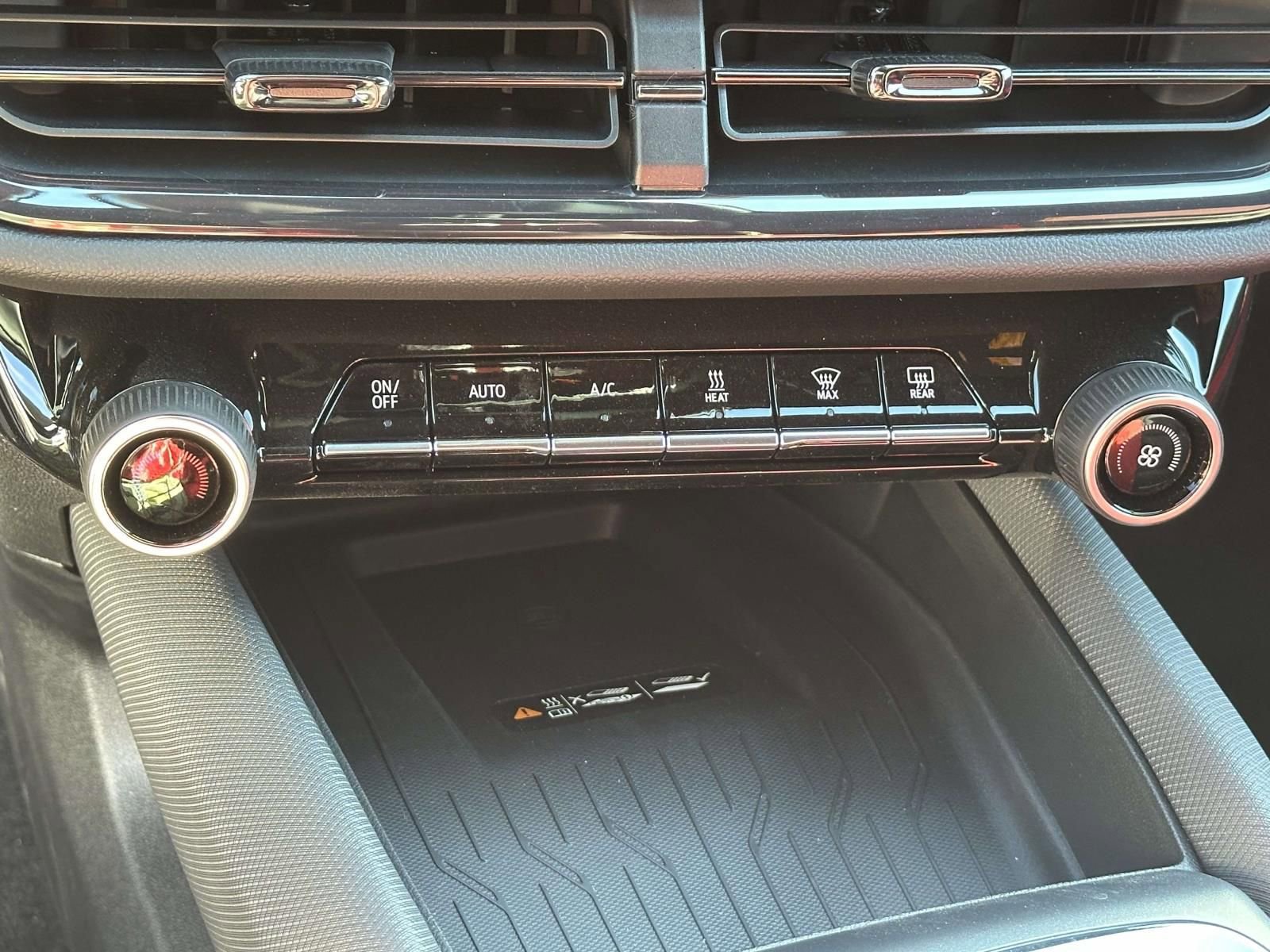 New 2026 Chevrolet Equinox EV RS image 12