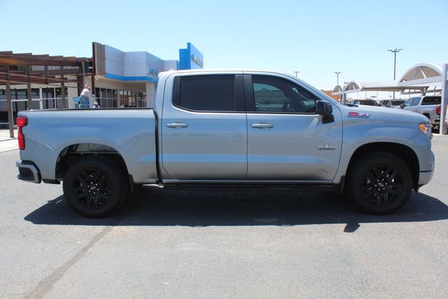 Used 2023 Chevrolet Silverado 1500 RST w/ Z71 Off-Road Package AWD/4WD image 2