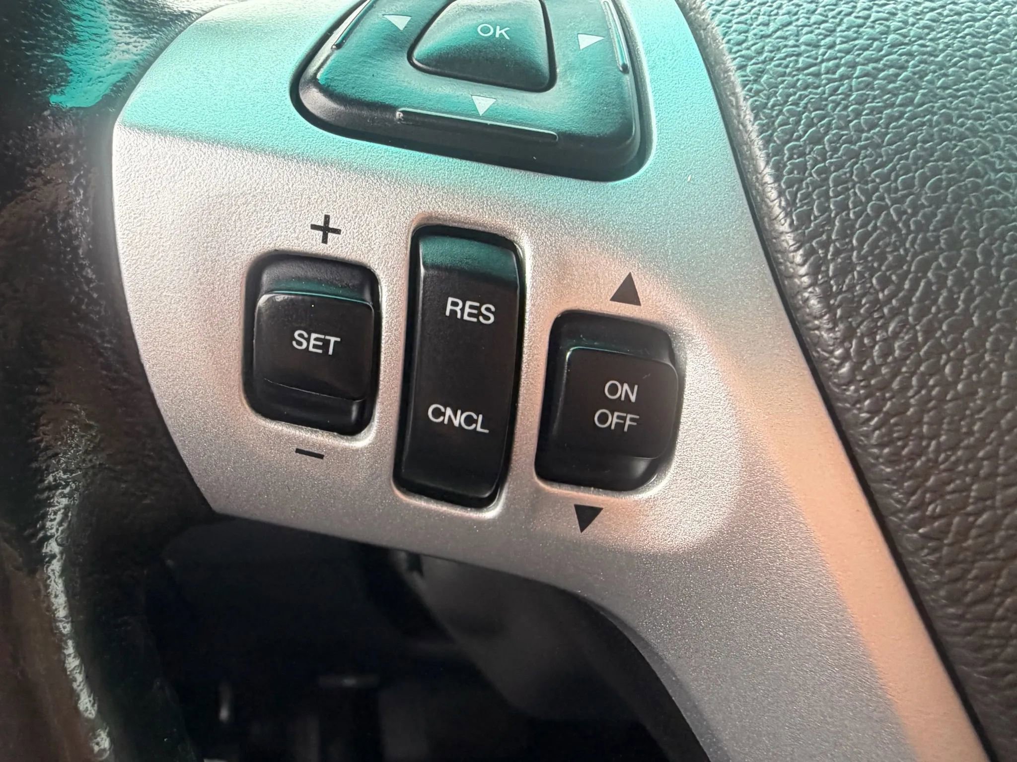 Used 2013 Ford Explorer Limited image 22