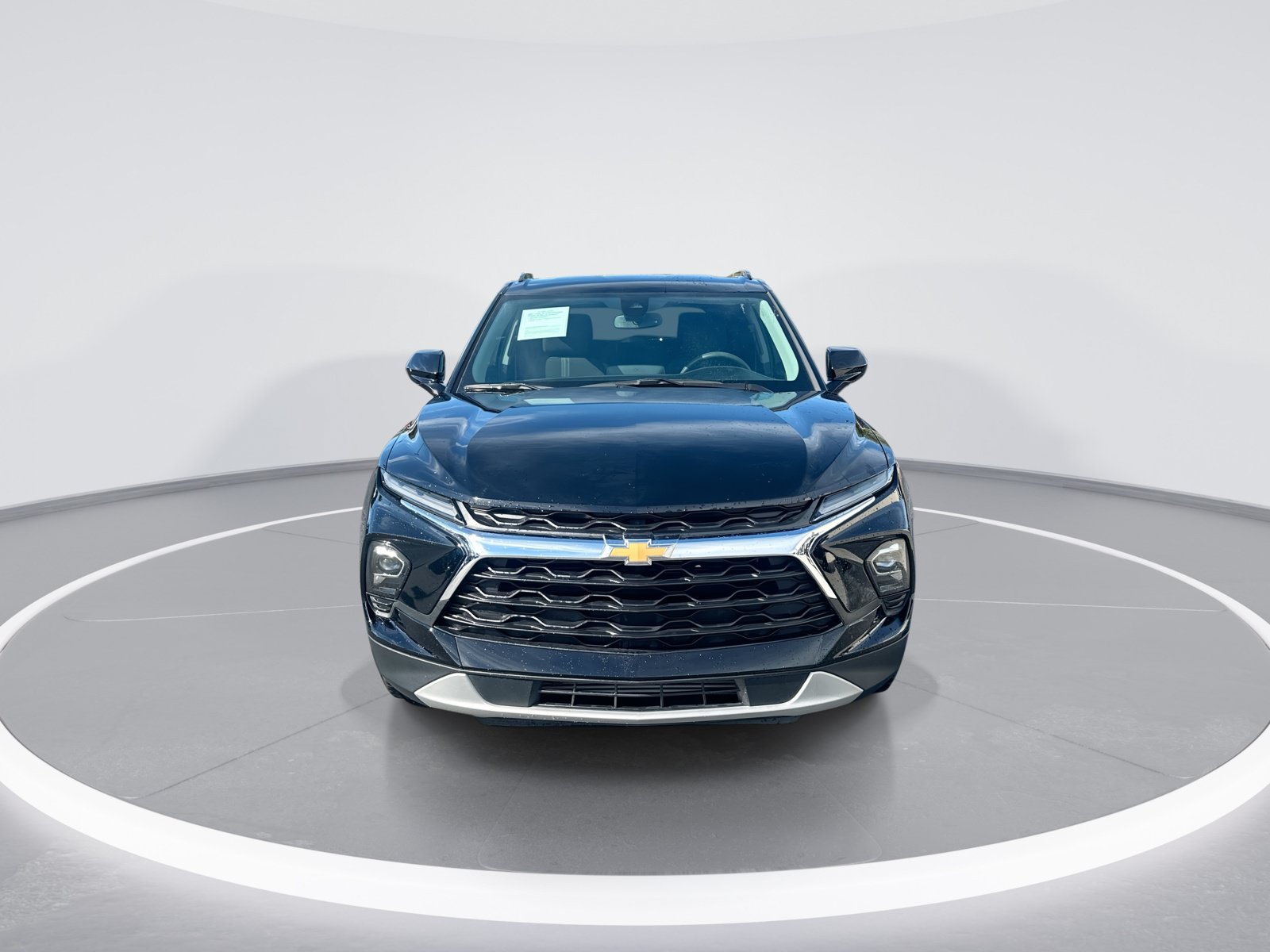 Used 2024 Chevrolet Blazer LT w/ Convenience Package FWD image 3
