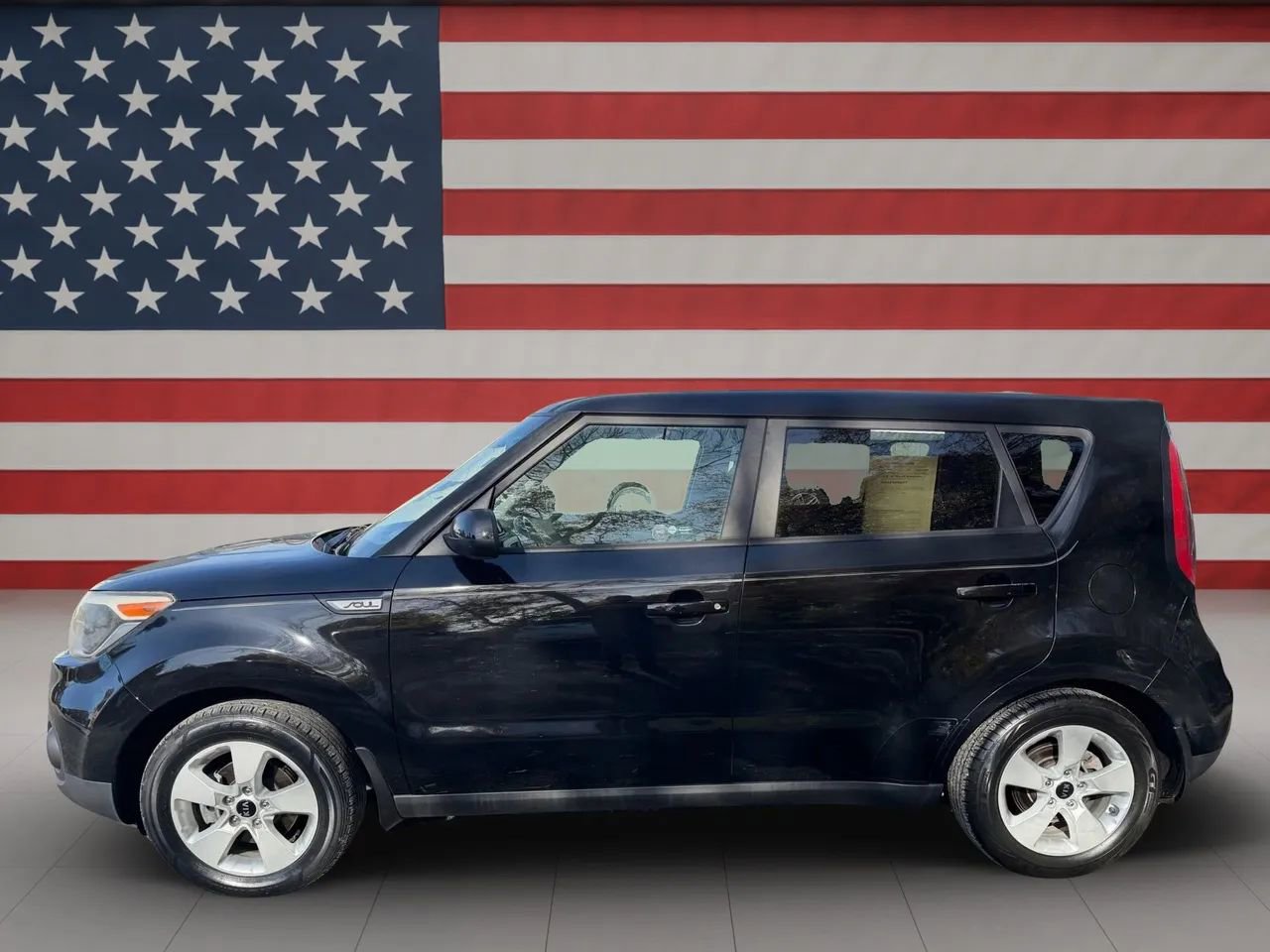 Used 2017 Kia Soul EV w/ Convenience Package image 3