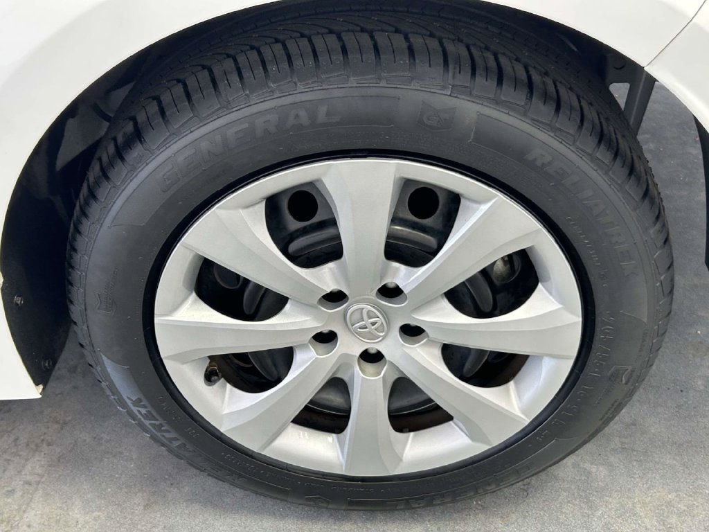 Used 2023 Toyota Corolla LE FWD image 9