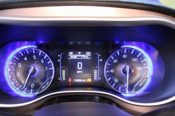 Used 2020 Chrysler Voyager Lxi image 25