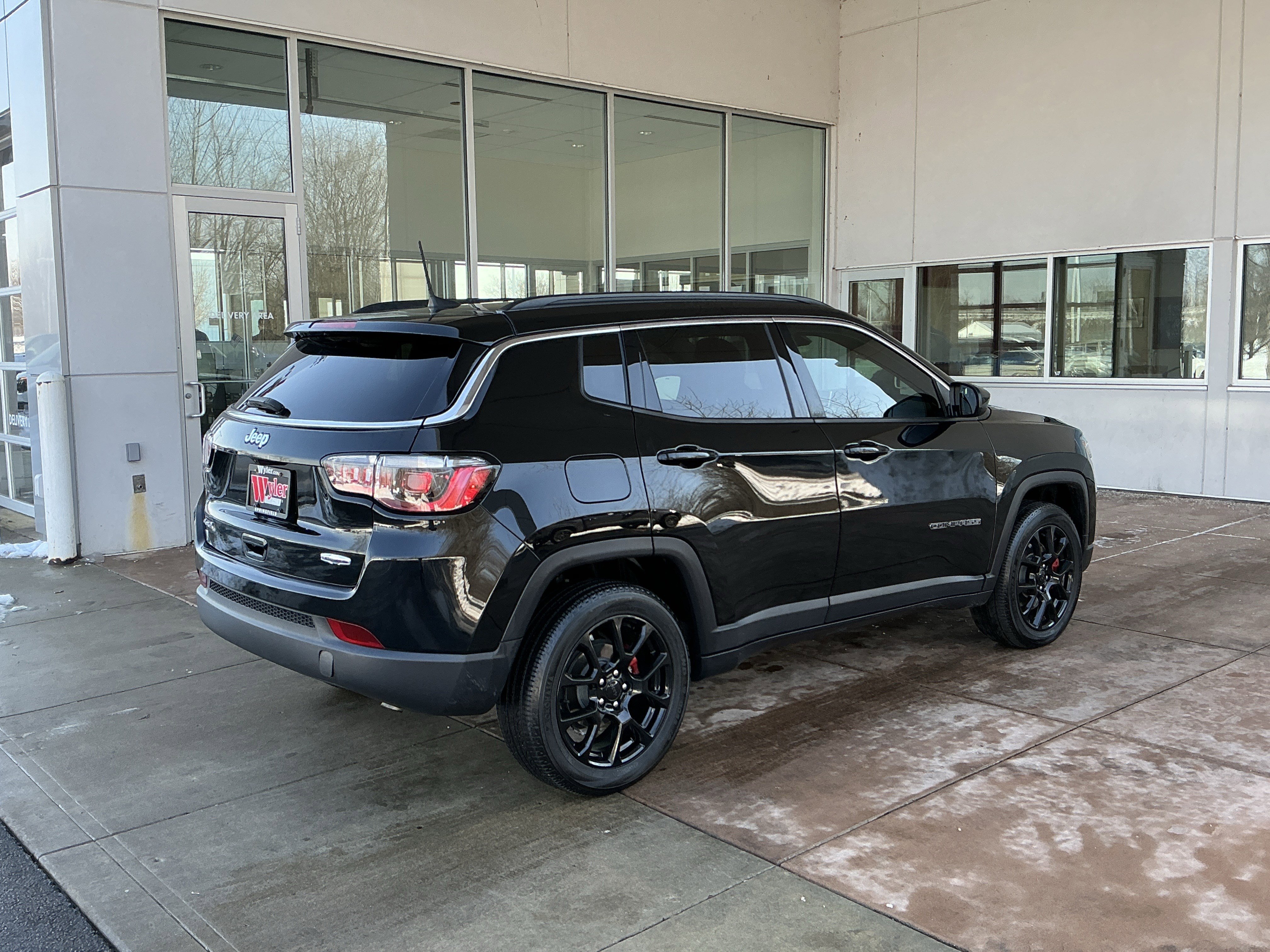 Used 2024 Jeep Compass Latitude image 22