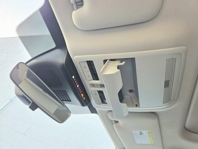 Certified 2025 MAZDA CX-90 3.3 Turbo w/ Preferred Package image 31