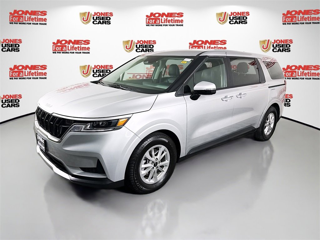 Used 2023 Kia Carnival LX image 13