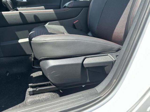 New 2025 Nissan Kicks SR w/ SR Premium Package image 28