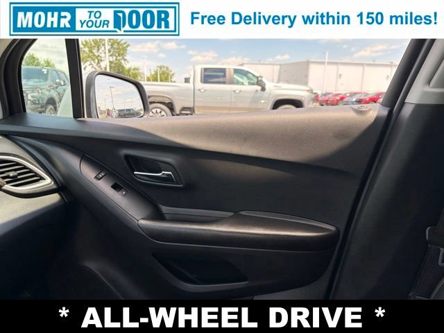 Used 2022 Chevrolet Trax LT w/ Driver Confidence Package AWD/4WD image 24
