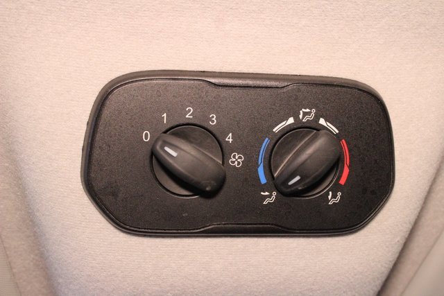 Used 2016 Ford Transit 150 XL image 28