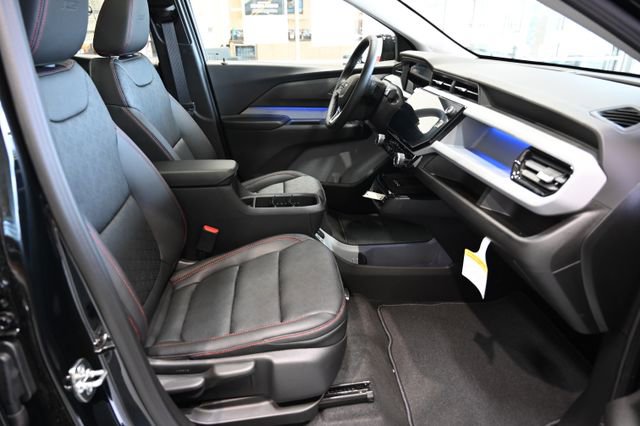 New 2027 Chevrolet Bolt RS w/ Technology Package FWD image 11