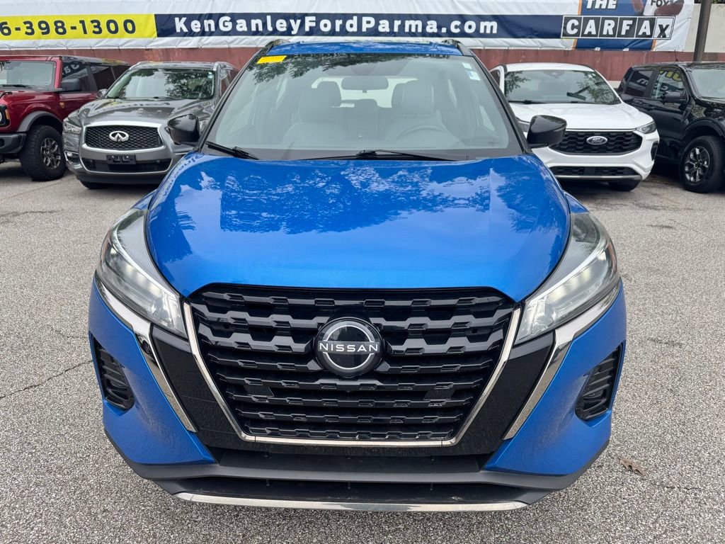 Used 2023 Nissan Kicks SR w/ SR Premium Package FWD image 8