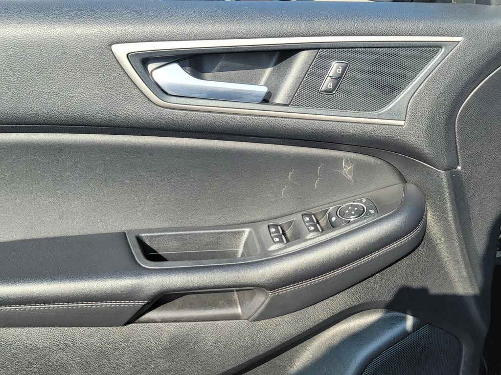 Used 2024 Ford Edge SEL AWD/4WD image 12