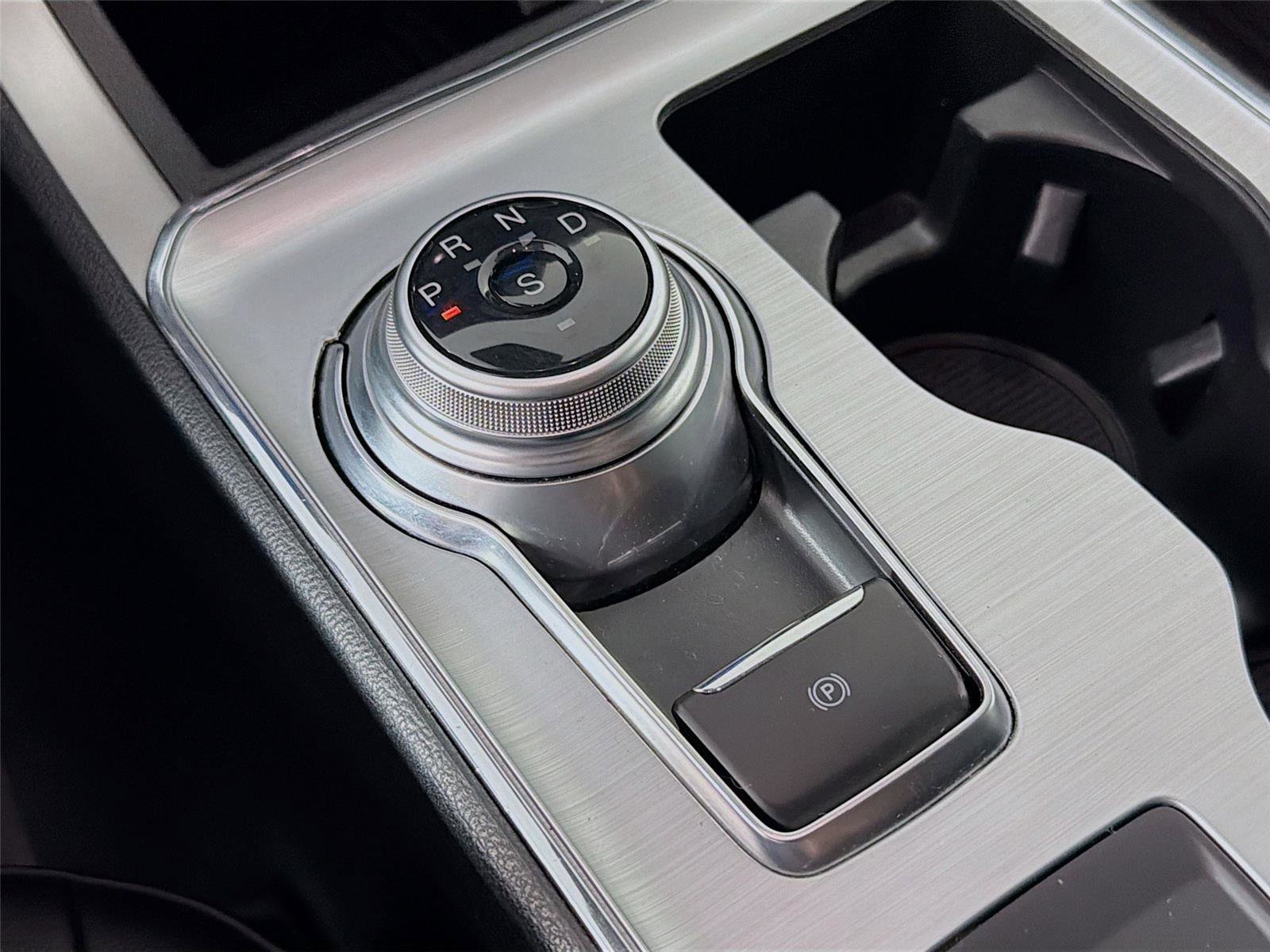 Used 2022 Ford Edge SEL w/ Convenience Package image 17