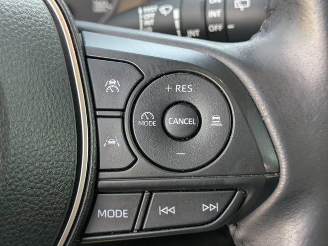 Used 2023 Toyota Corolla Cross LE w/ Moonroof Package FWD image 24