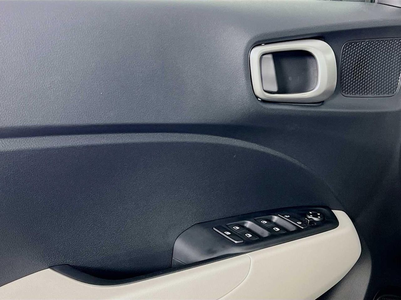 New 2026 Hyundai Venue SEL FWD image 16