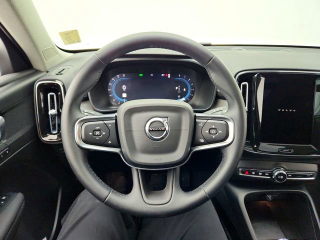 Certified 2025 Volvo XC40 B5 Plus image 21