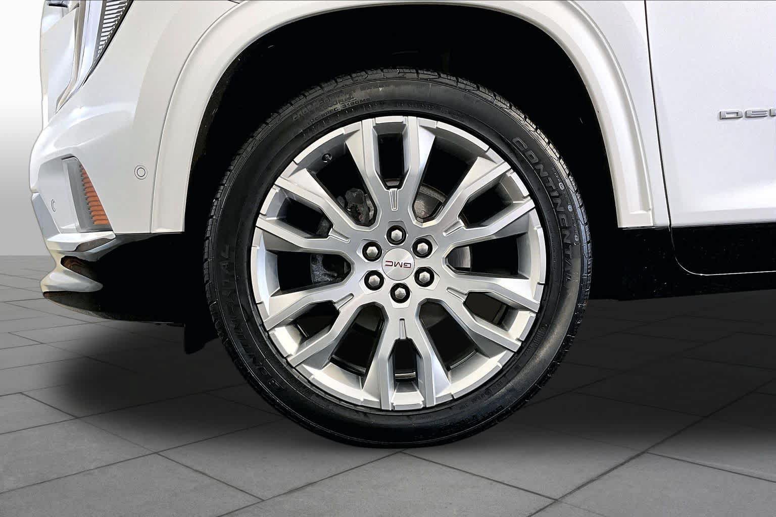 Used 2024 GMC Acadia Denali w/ Super Cruise Package AWD/4WD image 11