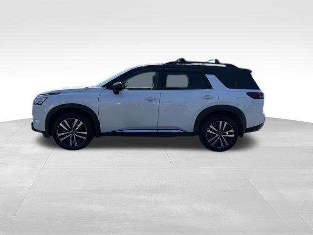 Used 2025 Nissan Pathfinder Platinum AWD/4WD image 4