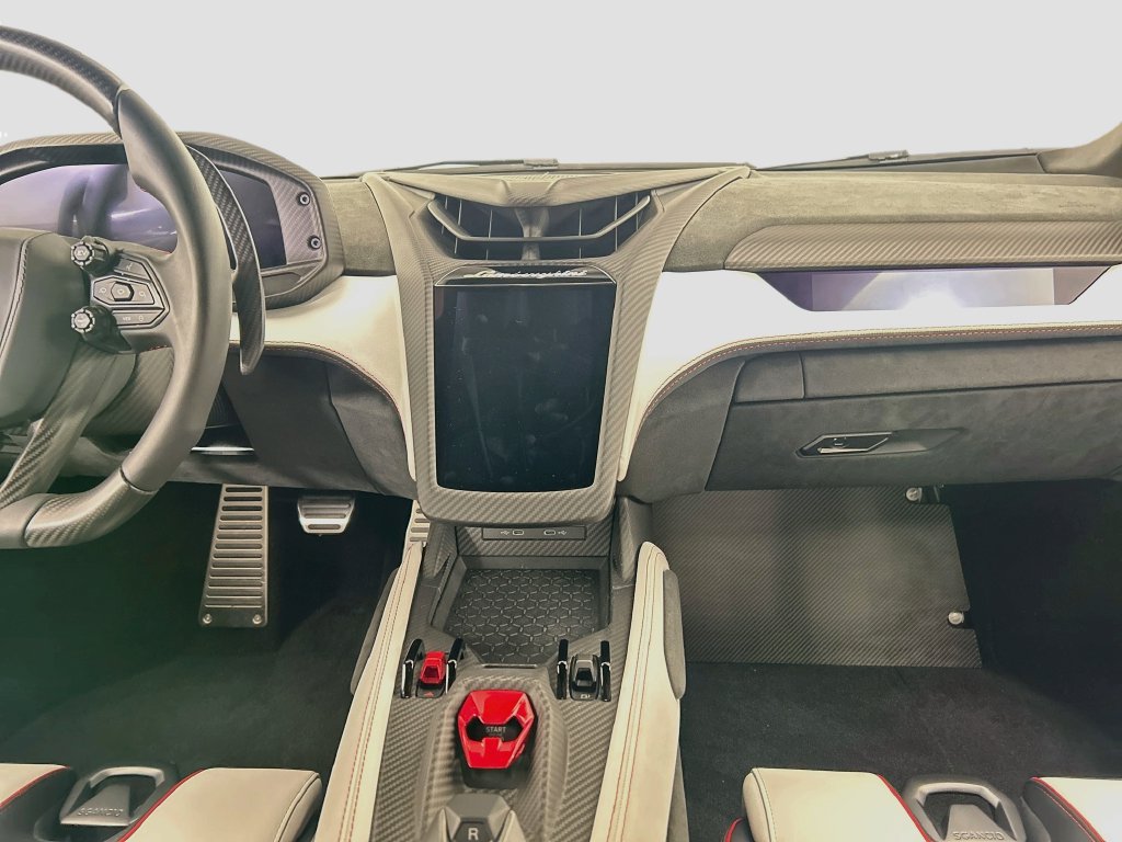 Used 2025 Lamborghini Revuelto AWD/4WD image 13