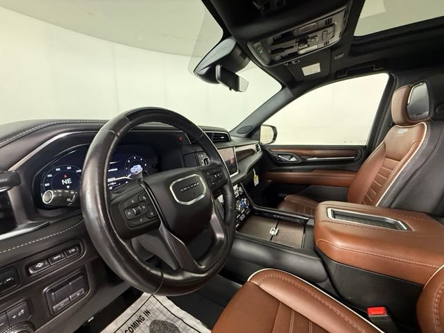 Used 2023 GMC Yukon Denali Ultimate AWD/4WD image 7