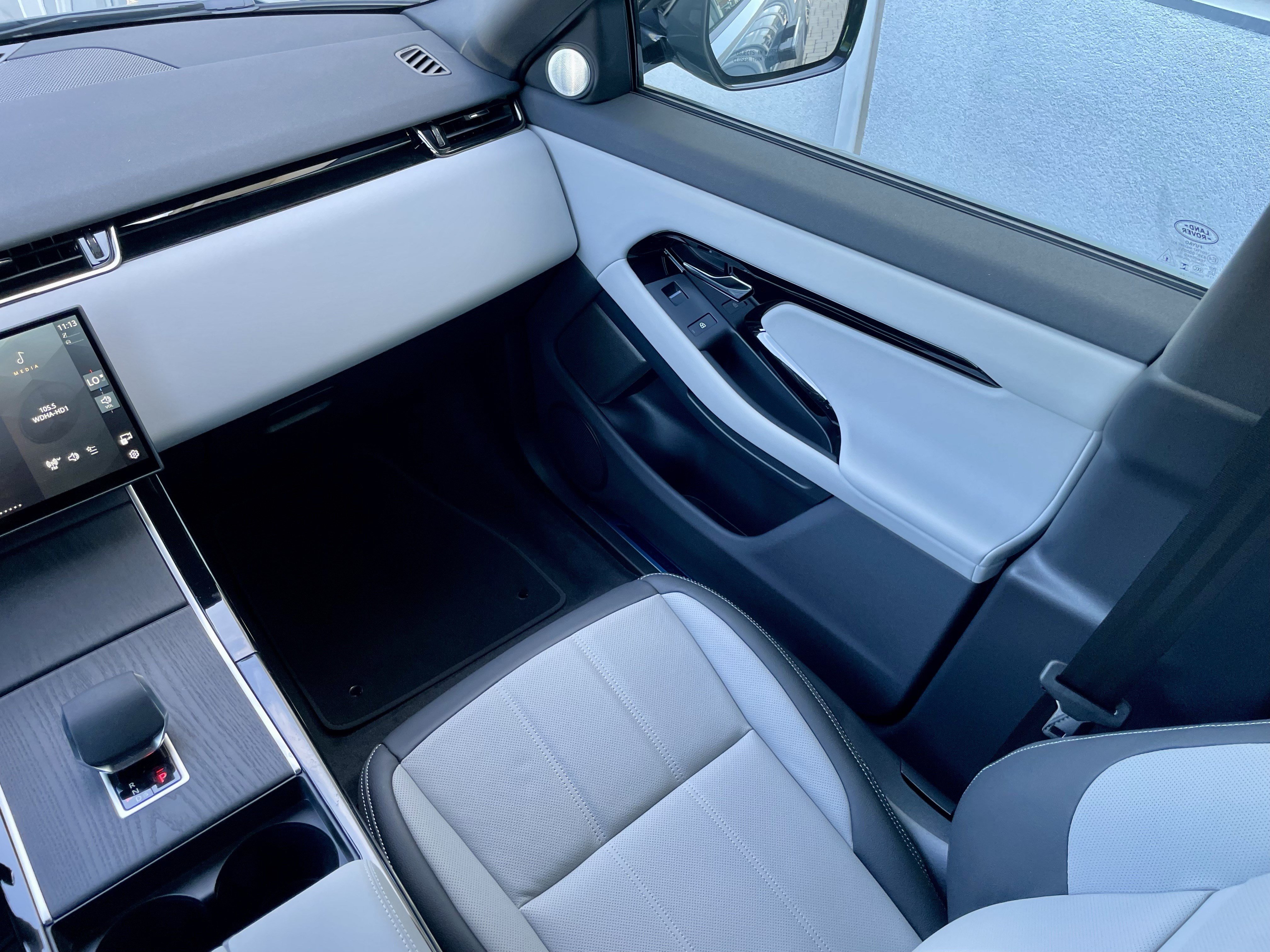 New 2026 Land Rover Range Rover Evoque Hoxton AWD/4WD image 18