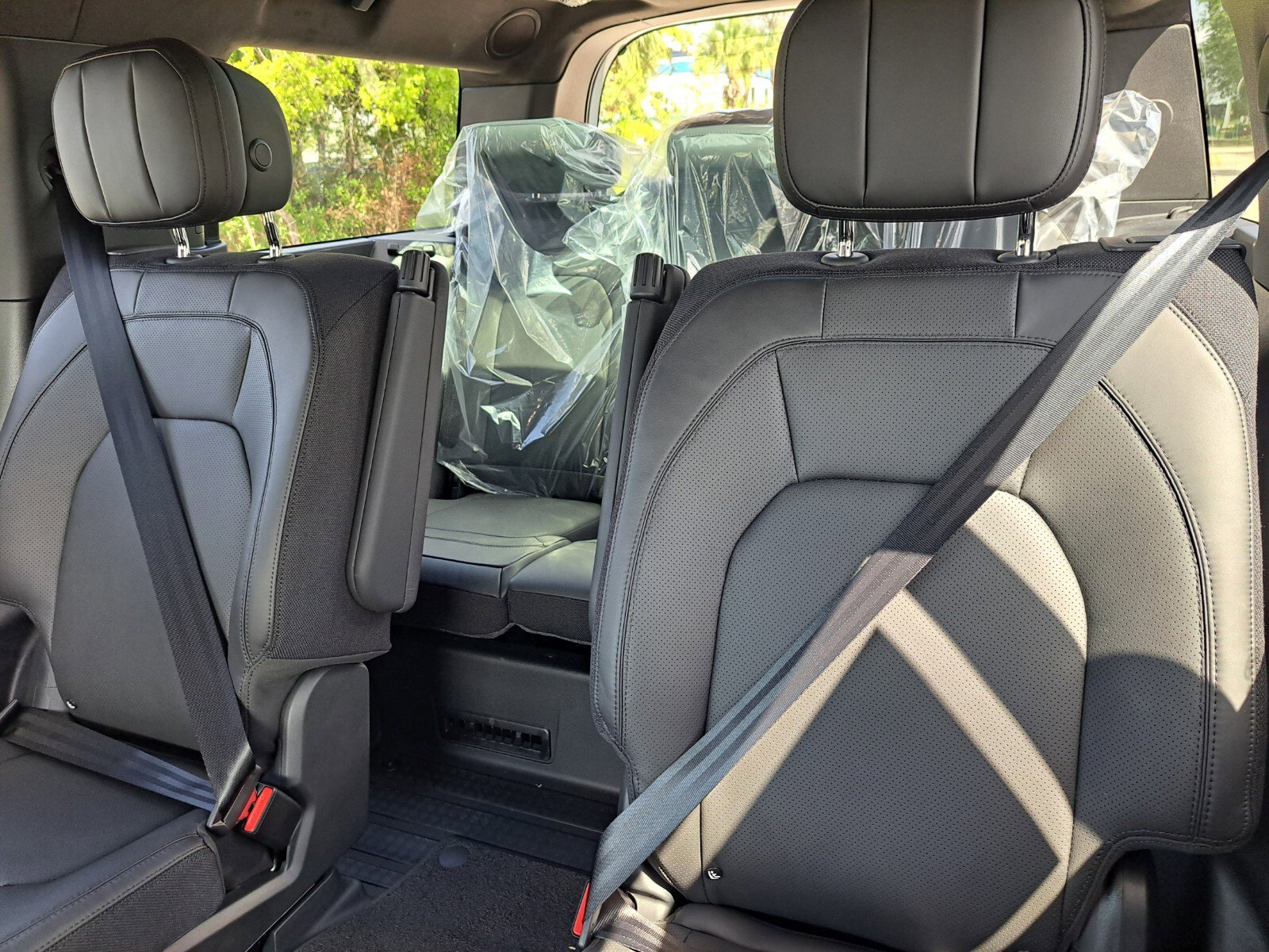 Used 2025 Land Rover Defender 130 V8 image 15