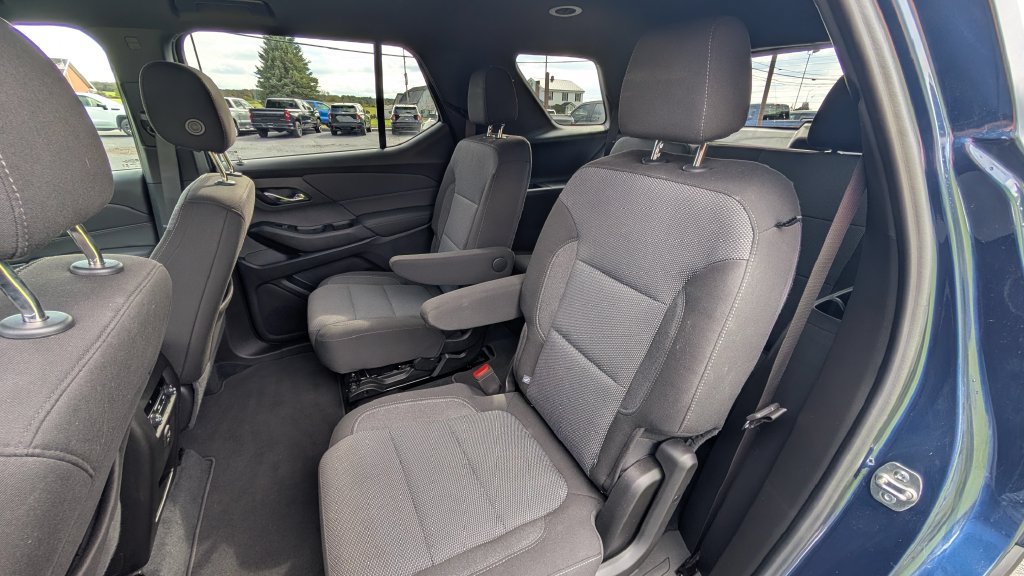 Used 2023 Chevrolet Traverse LT AWD/4WD image 17
