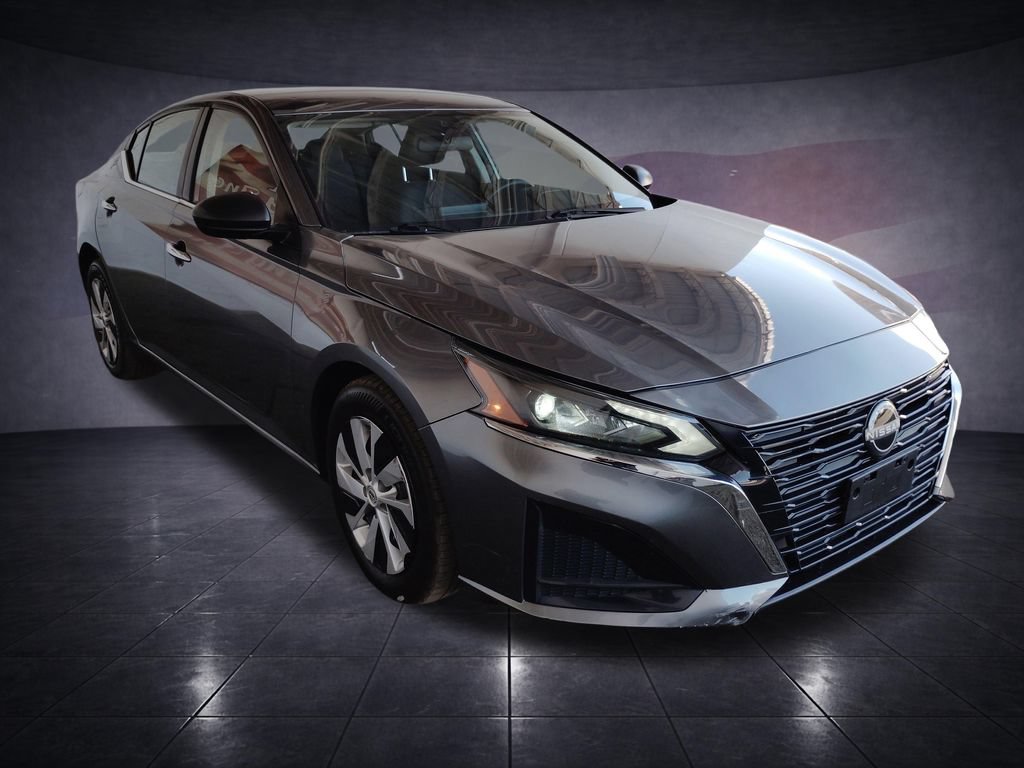 Used 2024 Nissan Altima 2.5 S FWD image 7