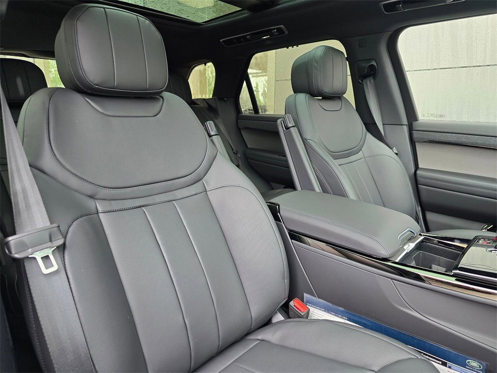 New 2025 Land Rover Range Rover Sport Dynamic SE image 32