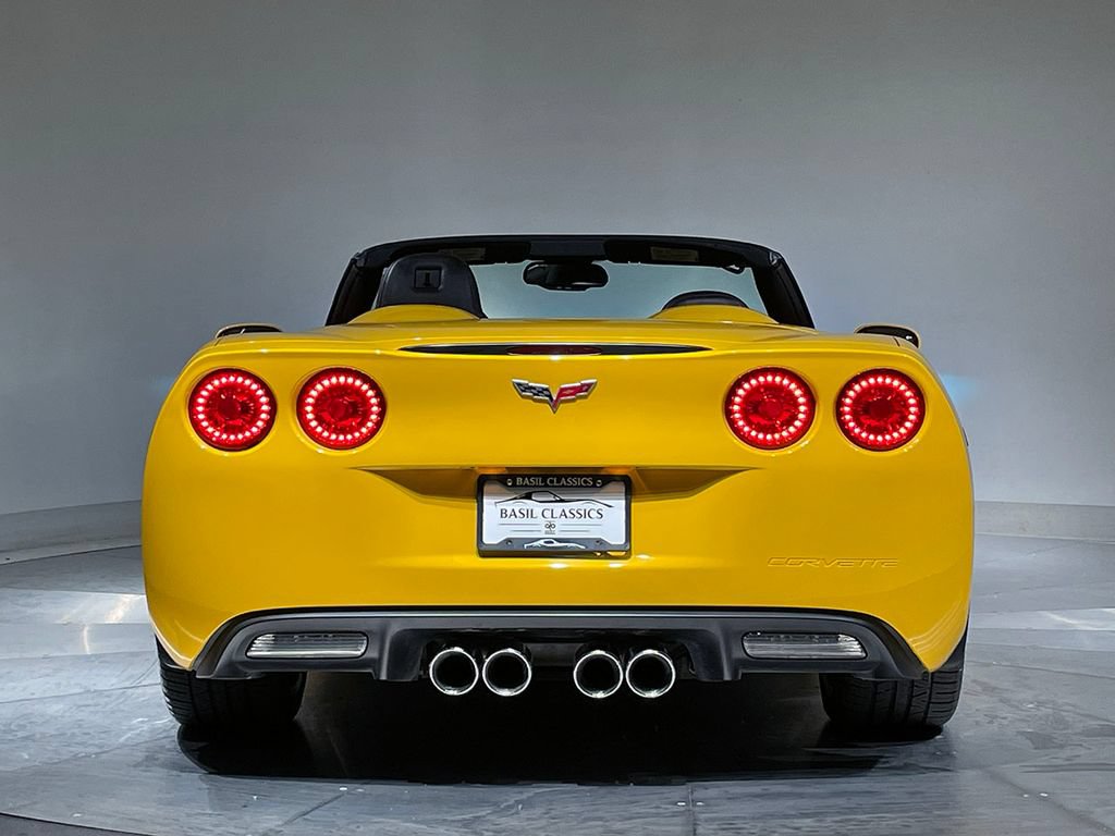 Used 2005 Chevrolet Corvette Convertible w/ Preferred Equipment Group RWD image 32