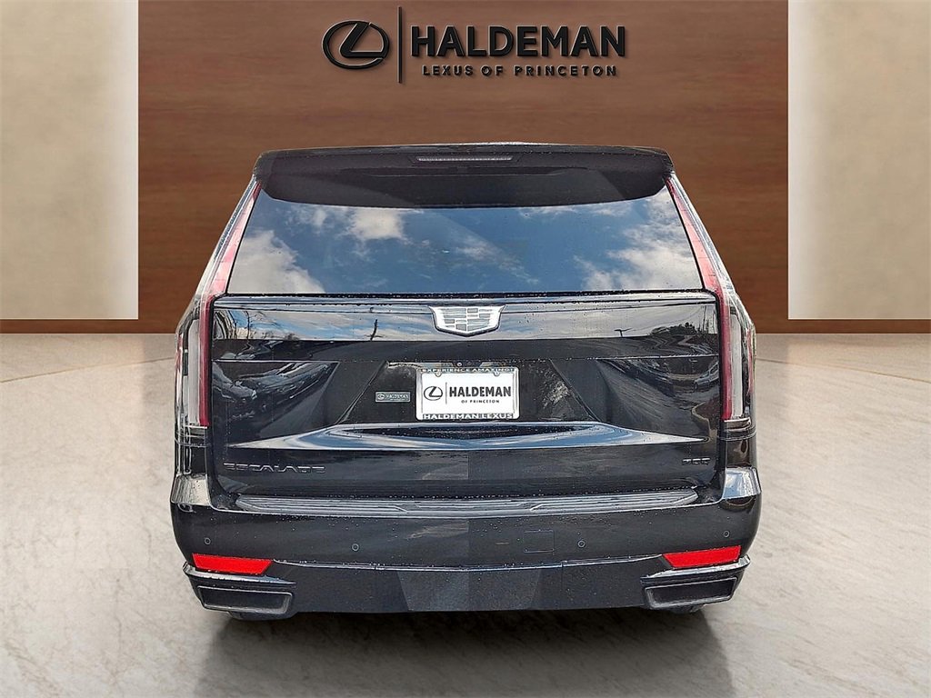 Used 2021 Cadillac Escalade ESV Sport w/ LPO, ONYX Package image 5