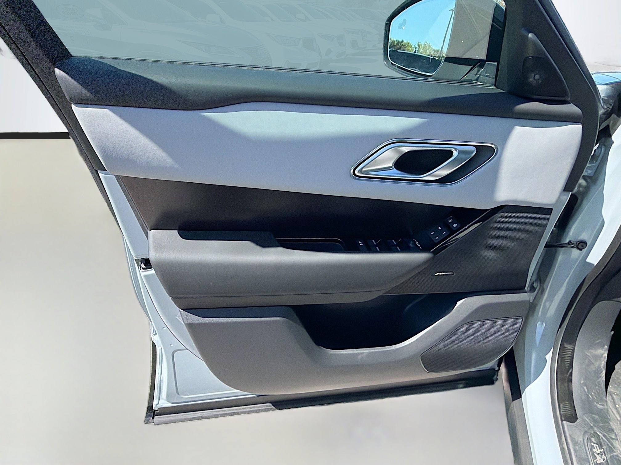 New 2026 Land Rover Range Rover Velar Dynamic SE image 21