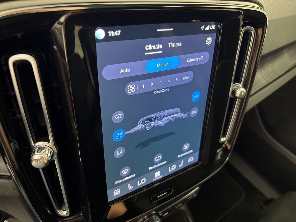 Used 2023 Volvo C40 P8 Recharge Plus image 33