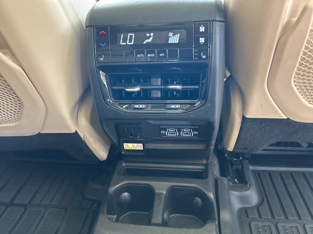Used 2021 Jeep Grand Cherokee L Limited RWD image 31