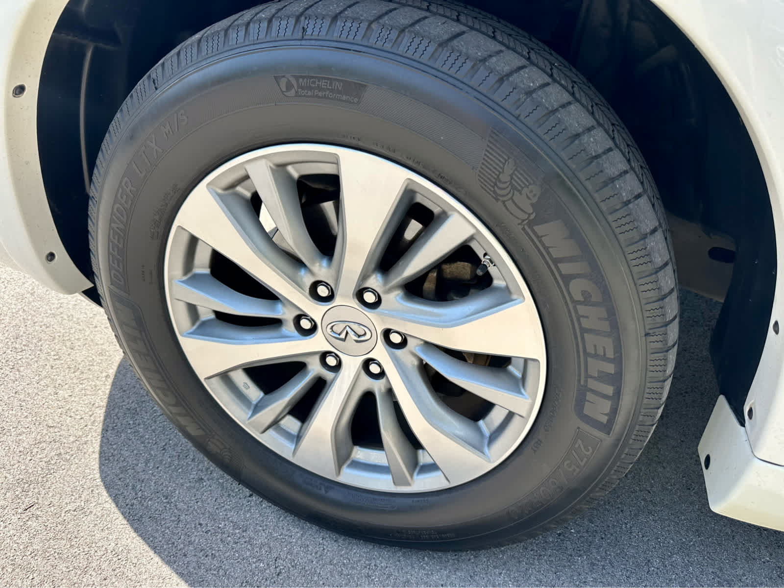 Used 2017 INFINITI QX80 2WD w/ Driver Assistance Package image 9