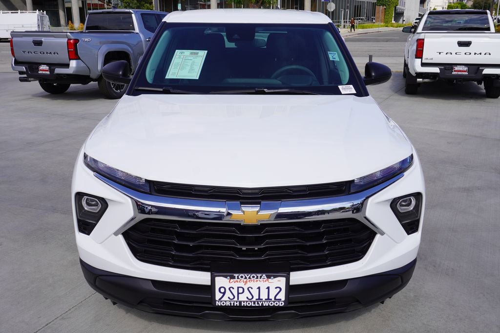 Used 2025 Chevrolet TrailBlazer LS w/ LS Convenience Package image 3